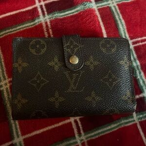 Vintage Louis Vuitton French kiss wallet